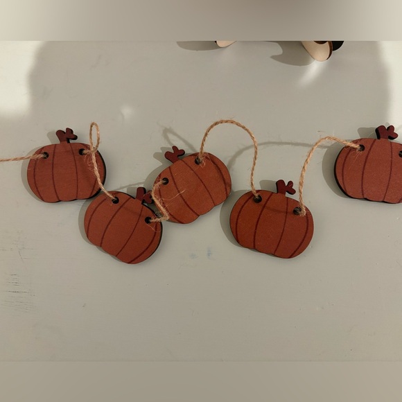 Set of mini fall decor wood signs, new - Picture 9 of 12